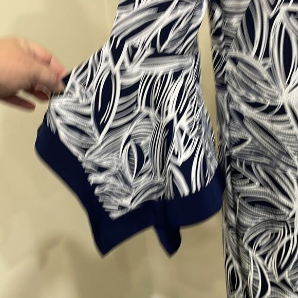 NWOT Perceptions Woman Navy and White Dress. Size 10 M medium - Picture 4 of 8